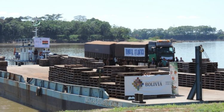 Bolivia exporta madera por hidrovía a Francia y EEUU