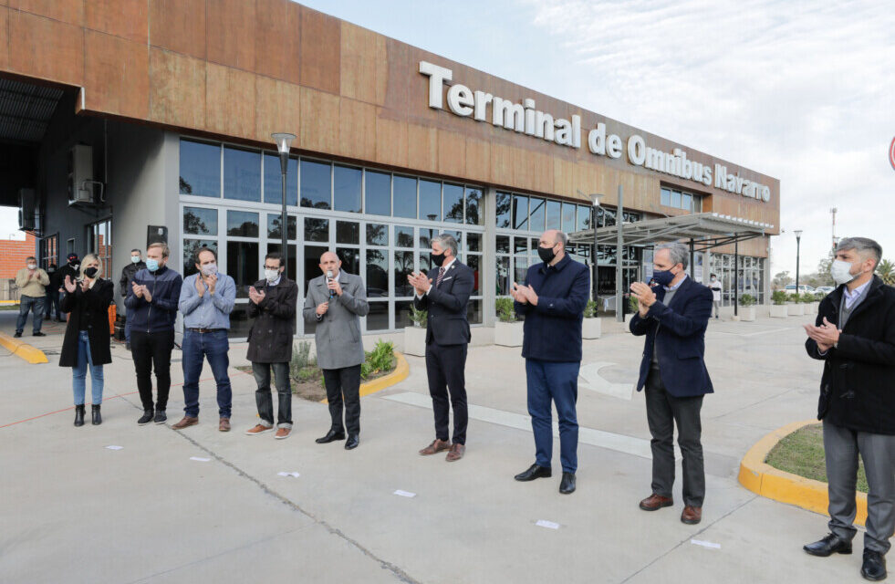 Guerrera inaugura la Terminal de Navarro  y firma convenio para el Programa “PAradas Seguras”