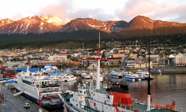 Puerto de Ushuaia: Balance Positivo y Expectativas para la Temporada de Cruceros 2024-2025