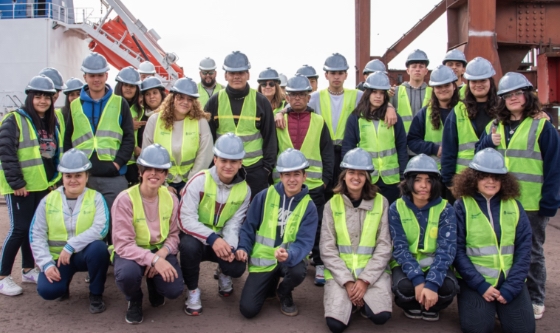 Estudiantes de 5to. año exploran el puerto de San Nicolás en una iniciativa educativa única