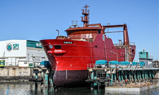 Astillero SPI bota los dos mayores barcos construidos por la industria naval argentina, “Luigi” y “Anita”