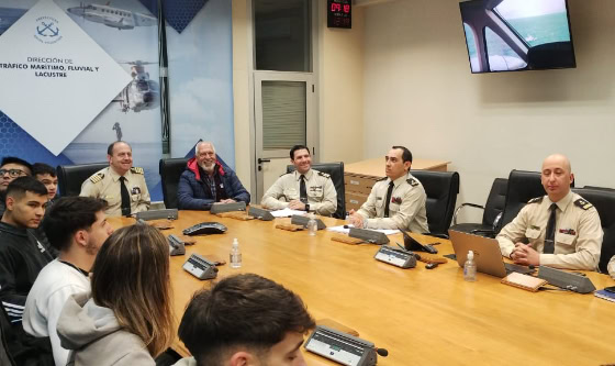 Estudiantes de Ingeniería Naval visitaron el Edificio Guardacostas