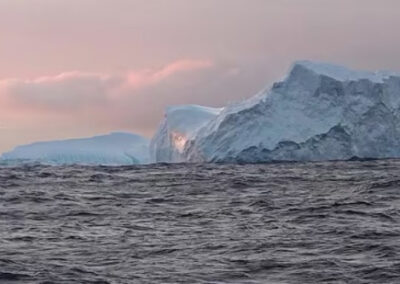 Preocupación por la aparición de icebergs cerca de Ushuaia