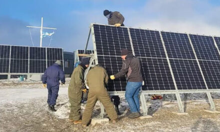 Armada Argentina retira Paneles Solares en la Isla Grande de Tierra del Fuego