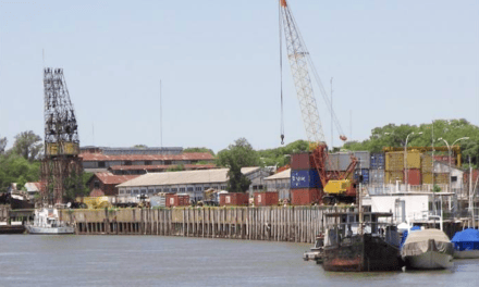 Se reactiva el puerto de Corrientes: Llegan 200 Contenedores para AconTimber