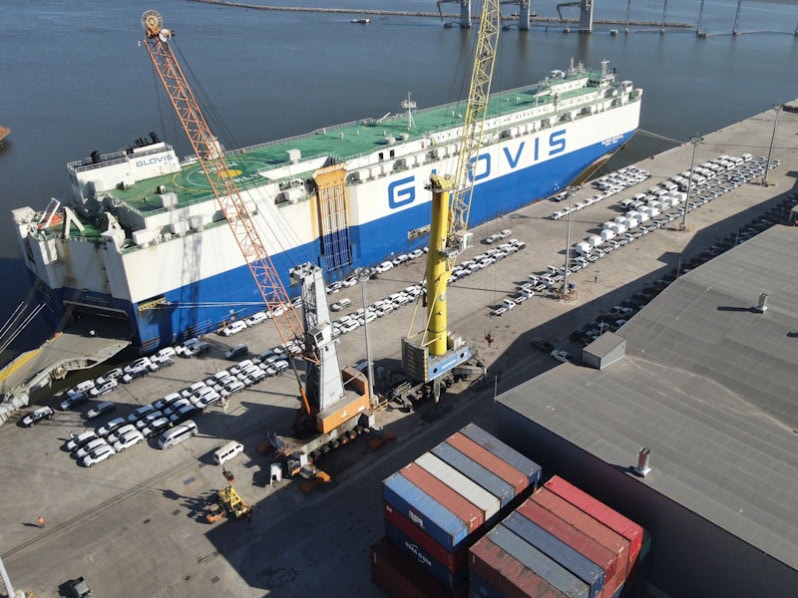 Montevideo: La terminal de Graneles logra récord en operaciones y Katoen Natie recibe nuevas grúas