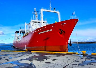 El “Centurión del Atlántico” amarra en el puerto de Ushuaia tras su reconversión en Noruega