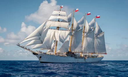 El Buque Escuela Esmeralda de Chile arribó al puerto de Mar del Plata