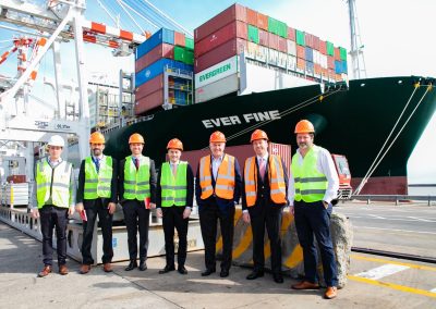 El embajador norteamericano recorrió el puerto Buenos Aires