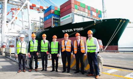 El embajador norteamericano recorrió el puerto Buenos Aires