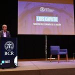 Caputo anuncia licitación internacional para la Hidrovía en la Bolsa de Rosario