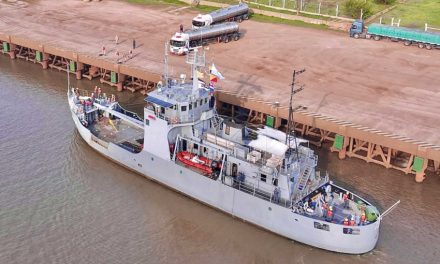 Avanza el mantenimiento del balizamiento del río Uruguay