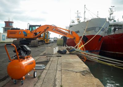 Finaliza la primera etapa de colocación de defensas en el puerto de Mar del Plata