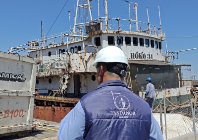 Autoridades de Tandanor y AGP inspeccionaron el avance del desguace del ex pesquero HOKO 31 en la Dársena Sur