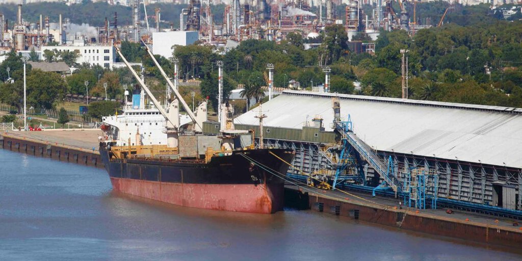 Doble tasa en la Vía Navegable Troncal de acceso al Puerto de La Plata genera controversia