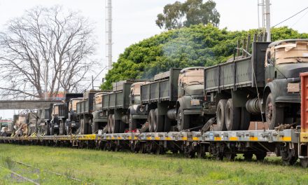 Trenes Argentinos Cargas potencia la logística de las Fuerzas Armadas con el traslado de vehículos militares a lo largo del país