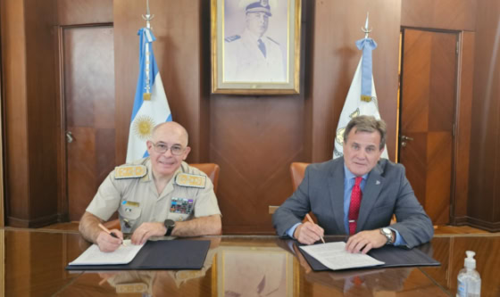 Prefectura Naval Argentina firma convenios clave con el Centro de Jefes y Oficiales Maquinistas Navales y FUNPODEPRO