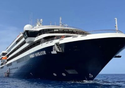 Ushuaia, puerta de entrada a la Antártida para el turismo inclusivo: el World Navigator zarpa con 150 pasajeros LGBTQ+