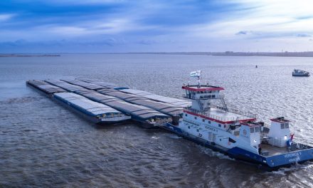 Concordia Damen entrega un Remolcador Fluvial de Calado Reducido a Girona S.A. en Paraguay